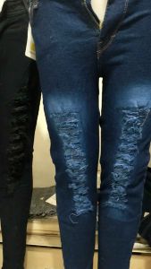 Celana Panjang Jeans Wanita Basic Sobek