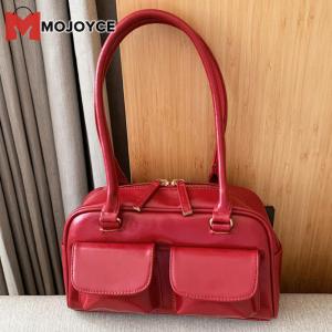 MOJOYCE Fashionable Leather Womens Shoulder Bag with Dual Pockets Lightweight Crossbody Bag for Shopping and Outings in Red