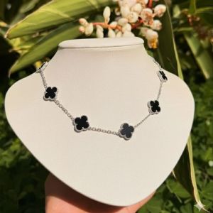 Kalung Titanium Wanita Rantai Clover Bunga Lima Kalung Wanita Clover Gold Elegant