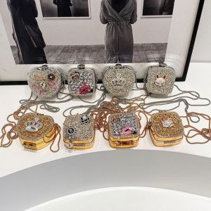 MOIRA ทอง/เงิน กระเป๋าเย็นประดับเพชร รูปร่างไม่ปกติ สง่างามเรียบหรู กระเป๋าโซ่จัดเลี้ยง วินเทจ มันเงางาม กระเป๋าลิปสติกขนาดเล็ก สำหรับผู้หญิง