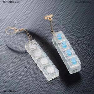 [COD] SweetBabiese คีย์บอร์ดคลายเครียด1 2ชิ้น กระเป๋าพวงกุญแจเรืองแสงไร้เสียงพร้อมจี้ของเล่นคลายเครียดคีย์บอร์ดสำหรับเล่นเกมของขวัญ