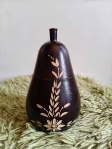 ผอบไม้ กล่องไม้ทรงแจกัน มีฝาปิด ทำจากไม้มะม่วง อบแห้ง และทำสีสวยงาม