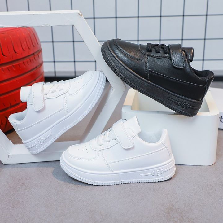 Boys all white tennis hot sale shoes