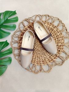 Rioros Sepatu Kerja Flat Wanita Ayla - Cream