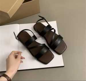 Sandal Wanita Flat Tali Silang Gesper Busah Empuk Anti Slip Fashion Wanita