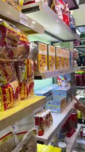 Lốc 12 Gói Snack Tôm Thái Ruay Puan 15g Thái Lan Thơm Ngon Giòn Tan Không Quá Cay - Hinohouse