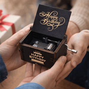 SKJK STUDIO Vẽ tranh bằng tia UV Hộp nhạc sinh nhật Khắc Retro Hộp nhạc quay tay Chủ đề sinh nhật vui vẻ Lò xo cơ khí Hộp nhạc cơ khí Quà tặng trẻ em