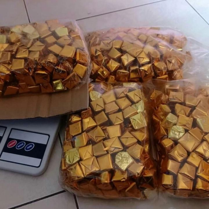 Coklat Kiloan Emas Piramid Kotak Cokelat Gold Chocolate Dark Premium 1 ...