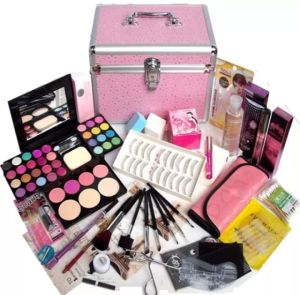 MEGA SALE RANDOM MAKE UP  ( 1 pcs only )