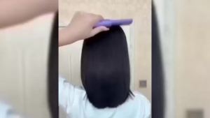 Ceramic Hairdressing Comb Smooth Frizz-Free Hair Anytime Anywhere USB Rechargeable and Travel-Friendly Design 3 Heat Settings for Every Hair Type – 130°C 160°C 180°C (Green)