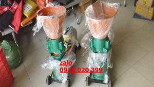 Máy làm cám viên cho vật gà vịt ăn