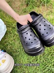 8.0CM Thick-Soled Height-Increasing WomenS Clogs Summer 2025 New Model Cute Closed-Toe Outdoor Sandals