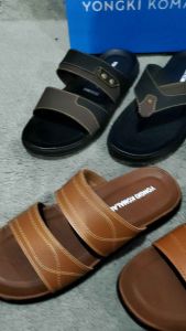 Sandal Jepit Yongki Komaladi. Sandal Jepit Pria. Sandal Jepit Kulit Sintetis. Sendal Pria. Sendal Yongki Komaladi