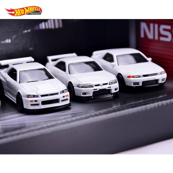 Hot Wheels HotWheels Premium Collector Nissan GTR Set Diorama
