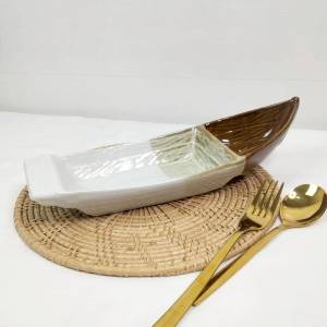 จาน จานเซรามิค กว้าง 4 นิ้ว ยาว 12 นิ้ว จานทรงเรือ 2 ช่อง มีช่องใส่น้ำจิ้ม ใส่ซอส ทนร้อน เข้าไมโครเวฟได้