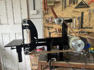 เครื่องขัดกระดาษทรายสายพาน ขนาด 2x72 มอเตอร์ 220V  3 แรงม้า