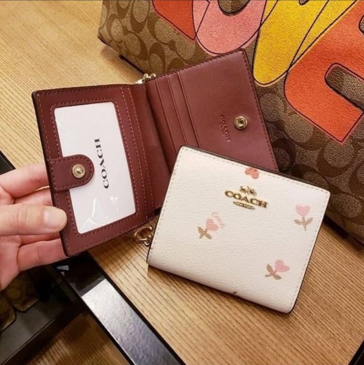 Coach best sale wallet heart