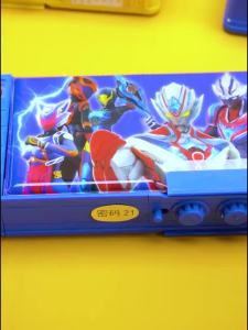 变形超人擎天柱文具盒文具盒男笔袋炫酷密码笔袋男孩子一到五年级Shapeshifter Optimus Prime Stationery Box Stationery Box Lelaki Pen Bag Cool Code Pen Bag Boy 1st hingga 5th grade