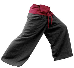 กางเกงเลย์ ผ้าซาลาฟ มีลายในตัว ขอบบนสีแดง ตัวกางเกงสีดำ