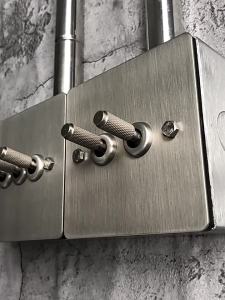 Kirilgu ⋔Industrial Style Stainless Steel Knurled Toggle Wall Switch 1/2/3/4 Gang 86 Type Surface Mount Retro Light Switch Z1H5K