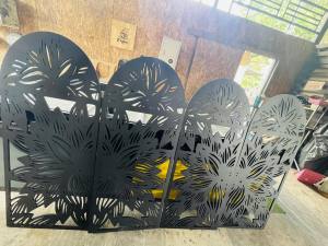 IRONSERVICE  : พลาสวูดลายฉลุ : " ฉากกั้น กั้นรั้ว กั้นห้อง กั้นระเบียง หุ้มอาคาร สำหรับตกแต่งบ้าน