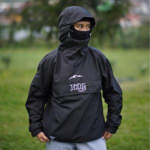 Jaket Gorpcore Outdoor Tahan Air Warna Hitam dengan Hoodie untuk Naik Gunung