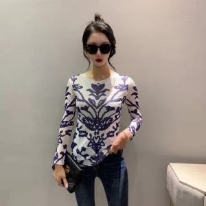 Ammin hàng hóa Châu Âu 2024 thời trang thu đông Voile in định vị Hoa tai hoa dài tay áo cổ tròn ôm vừa hình tâng bốc áo thời trang thời trang