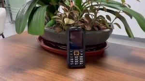 EAOR 2G GMS Feature Phone IP68 Rugged Waterproof Dustproof Keypad Typ-C Dual SIM 2000mAh Big Battery Push-button Torch