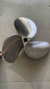 chân vịt inox ISUZU95 lỗ col 25/22 chân vịt 3 cánh inox 304