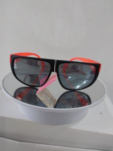 Kính thể thao tráng gương kiểu dáng thời thượng