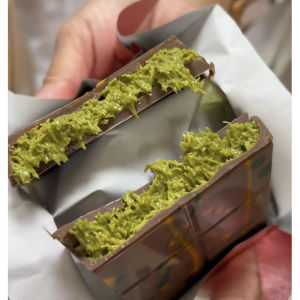 Local Stock Kunafa pistachio Chocolate U.A.E 200gram readystock Malaysia COD