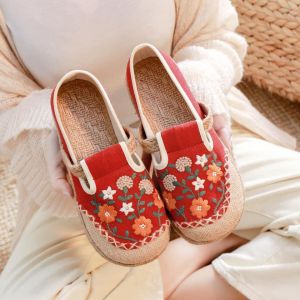 ‼️ซื้อ1แถมถุงเท้า1คู่‼️ รองเท้าแฟชั่น 🌺รองเท้าสลิปออนผู้หญิง แฮนด์เมดงานปัก ลายดอกไม้ สวยน่าใส่ ส่งจากในไทย