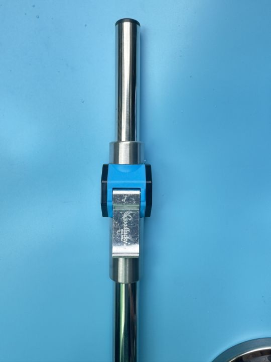 C%C3%A2y%20lau%20nh%C3%A0%20360%20%C4%91%E1%BB%99%20kh%C3%B3a%20tr%C3%B2n%20#26%20GOODLUCKY-%20PH%C3%9AC%20H%C6%AFNG%20PH%C3%81T%20SG%20d%C3%A0i%20137cm,%20b%C3%B4ng%20th%E1%BA%A5m%20h%C3%BAt,%20m%C3%A2m%20inox%20-%20Image%204