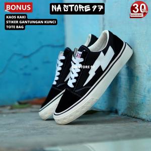 SEPATU AKNA OLD SKOOL BLACK WHITE OLD SCHOOL SEPATU VANSE SEKOLAH OLDSKOOL SEPATU VANSEE OLDSCHOOL KERJA SEPATU KULIAH OLDSKOL SEPATU HANG OUT SEPATU SNEAKERS KASUAL SEPATU PRIA DISTRO