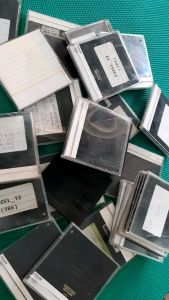 Combo 5 cái Đĩa mềm cũ cổ còn trong hộp chỉ trưng bày trang trí quán.