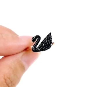 Swarovski SWAN silver diamond ring suitable as a Christmas gift