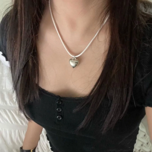 Fashion Trend Niche Sense Color Love Pendant Collarbone Chain Temperament Simple Cold Wind Adjustable Wax Line Necklace