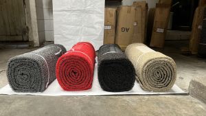 พรมใยไวนิลแบบม้วน พรมปูพื้นรถยนต์ ขนาด 3 เมตร มีทั้งแบบบางและแบบหนา สำหรับตัดพรมในรถยนต์ ใช้ได้ทั้งกะบะและเก๋งขนาดใหญ่ พร้อมส่งในไทย