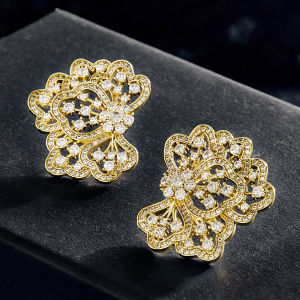 SEQUITO Gorgeous Crystal Big Butterfly Stud Earrings Inlaid White AAA Bling CZ Zircon Wedding Jewelry Gold Silver Plated for Women Banquet SE985