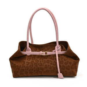 Casual stylish and practical tote bag for everyday use with a large capacity designed for women 2025 New single-shoulder and hand-carry small bag