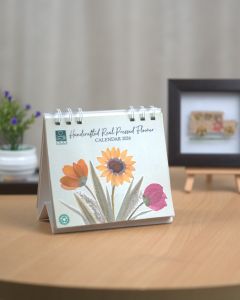 Handcrafted Real Pressed Flower 2026 Small Calendar "Flower Arrangement" Desk Calendar