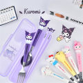 LVYIMAO พร้อมส่ง ชุดช้อนส้อม Kuromi Sanrio 👍2pcsชุดช้อนส้อม ช้อนส้อมลายการ์ตูน สแตนเลส ช้อน ส้อม พร้อมกล่องพกพาสะดวก สามชิ้ของขวัญปีใหม่น. 