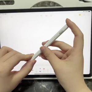 Universal magnetic stylus pen for tablets phones and mobile phones