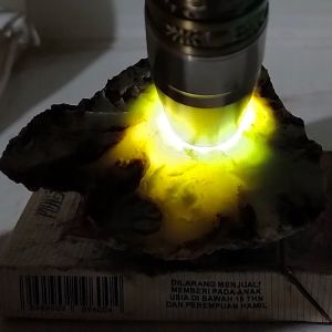 bahan batu bacan albino full kristal super HQ batu yg dikirim sesuai foto kode149