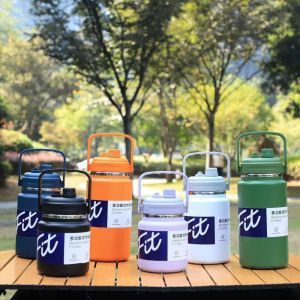 MKEB ฉนวนกันความร้อน ขวดน้ำน้ำ 2L/2.5L หนาขึ้น ขวดยิม แบบพกพาได้ BPA Free ขวดเครื่องดื่ม สำหรับผู้ชายผู้หญิง