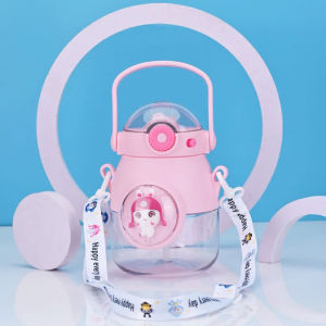900ml Capsule Cartoon Doll Kids Sippy Cup with Straw Strap Portable Drinking Baby Water Bottle / Botol Air Kartun Comel
