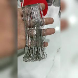 Kalung Desain Santa 925: Aksesoris Natal Eksklusif