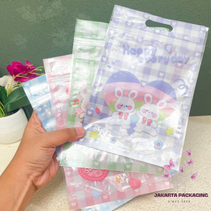 Pouch Zipper Panjang Karakter Kelinci UK ± 24 cm x 17cm MIN 4PCS – Plastik Imut Jakartapackaging KP-1875