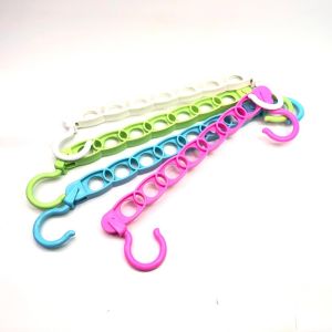 Narita ไม้แขวนเสื้อ อัจฉริยะ ญี่ปุ่น ประหยัดพื้นที่ภายในตู้เสื้อผ้า อีกทั้งยังสามารถโชว์เสื้อผ้าได้ 360 องศา (คละสี)