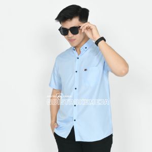 Kemeja polos lengan pendek pria populer